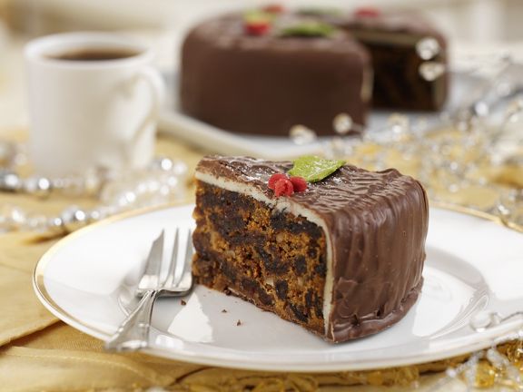 fruitcake-covered-in-marzipan-and-chocolate